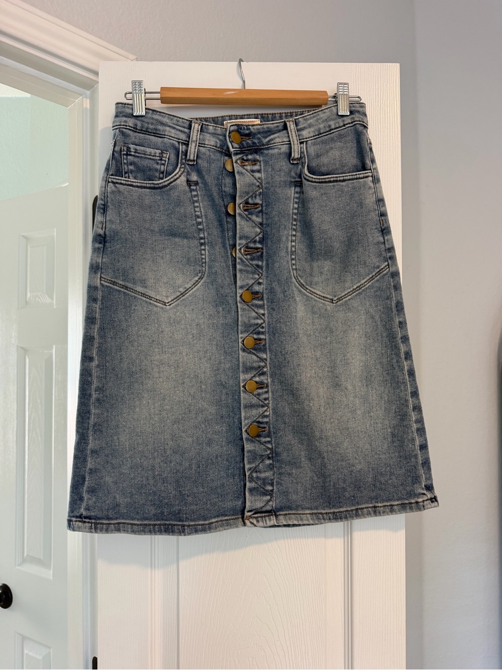 Kut from the Kloth Faded Blue Button-Front Midi Denim Skirt